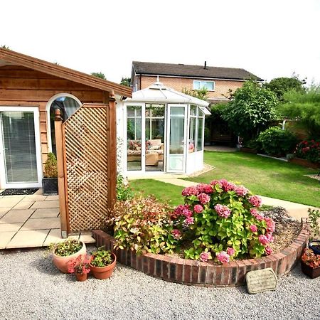 Formby Pinewood Studio Bed and Breakfast Εξωτερικό φωτογραφία