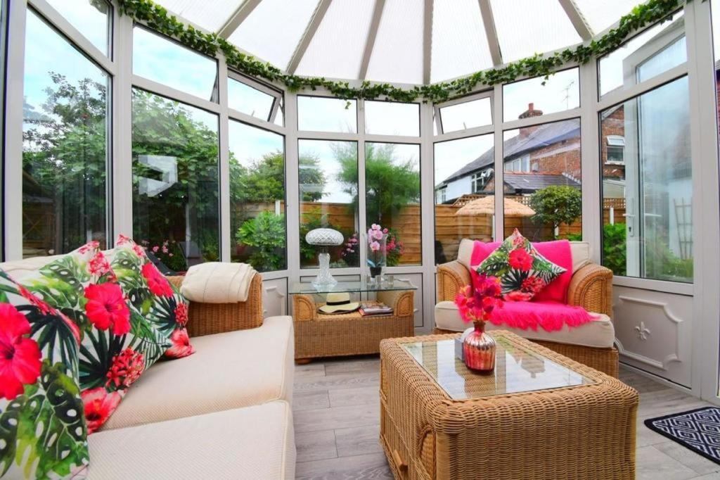 Formby Pinewood Studio Bed and Breakfast Εξωτερικό φωτογραφία