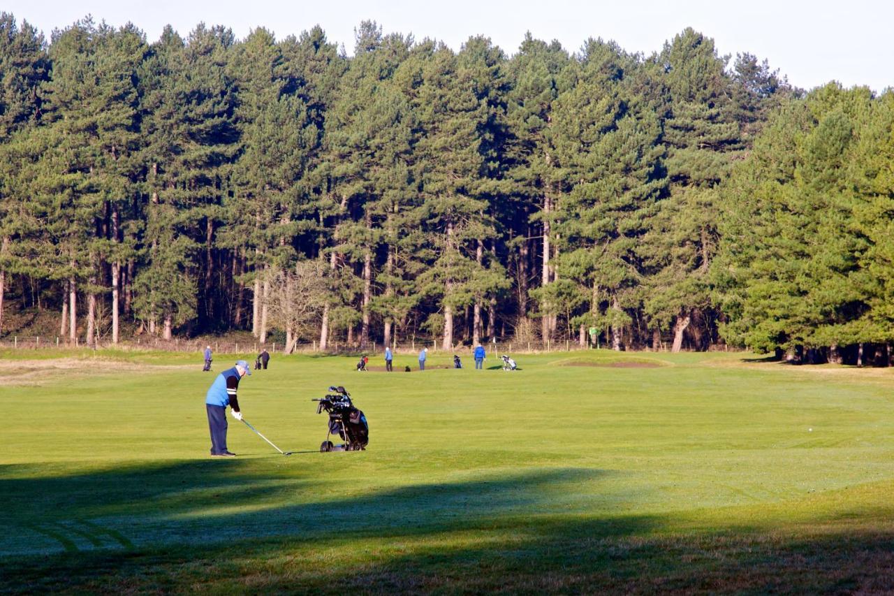 Formby Pinewood Studio Bed and Breakfast Εξωτερικό φωτογραφία